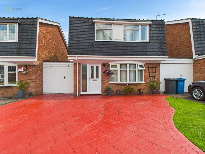 3 Bedroom Link Detached House For Sale In Belvedere Close, Perrycrofts, Tamworth, B79