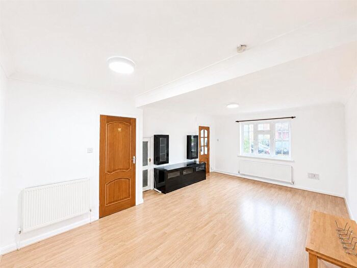 2 Bedroom Semi Detached House To Rent In Cambridge Road, Hounslow, TW4