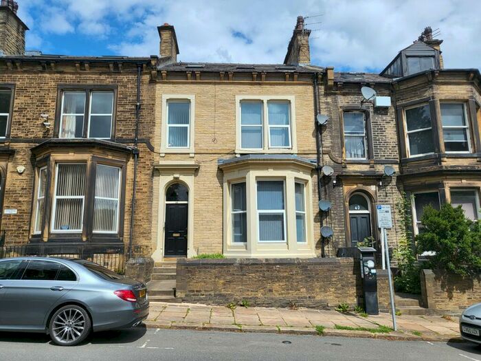 2 Bedroom Flat To Rent In Prescott Street, Prescott Street, HX1