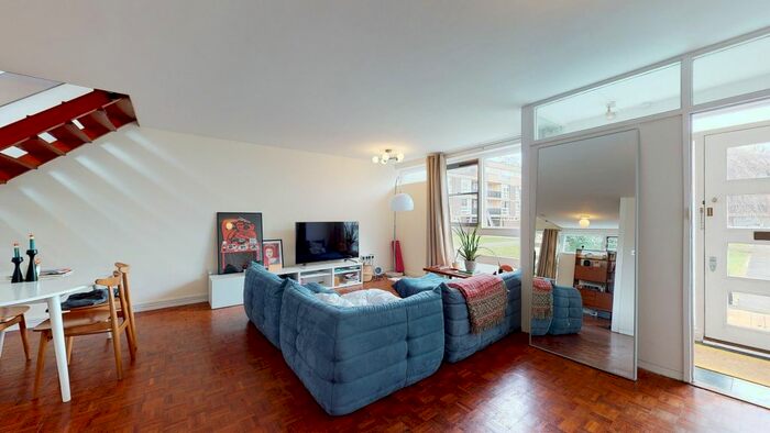 2 Bedroom Flat To Rent In South Row, London, SE3