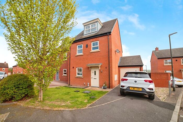 4 Bedroom Detached House For Sale In Douglas Avenue, Heanor, DE75