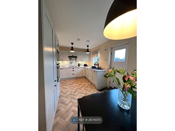 3 Bedroom Semi-Detached House To Rent In Brewster Place, St. Andrews, KY16