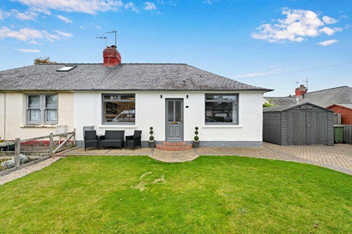 2 Bedroom Semi-Detached Bungalow For Sale In Tranent Road, Tranent, EH33