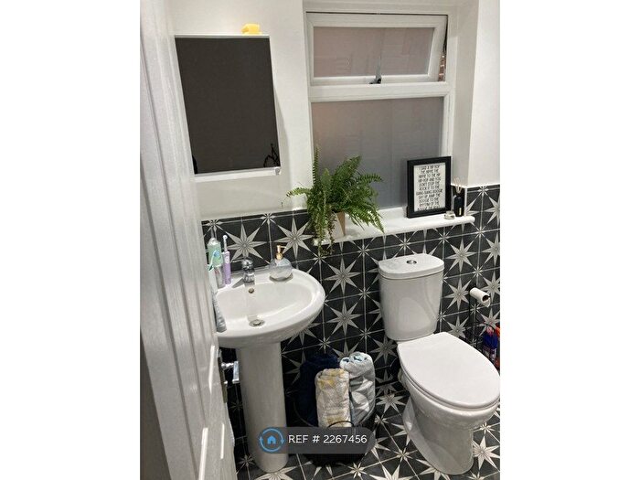 1 Bedroom Flat To Rent In Maple Road, London, SE20