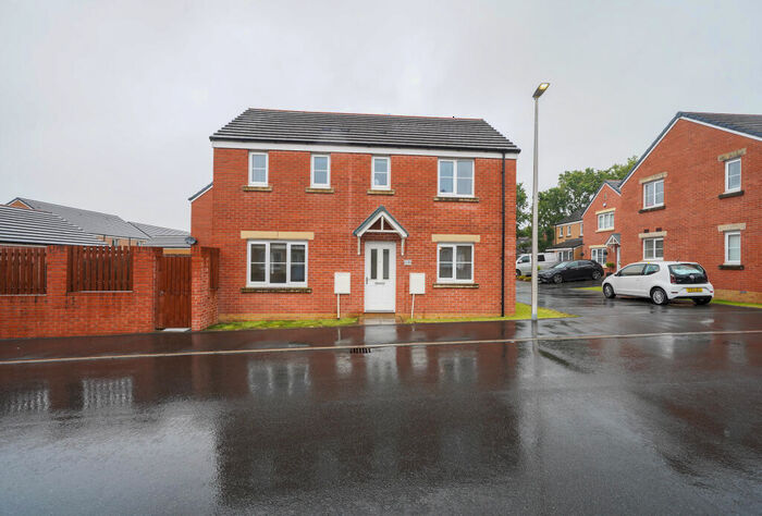 3 Bedroom Detached House For Sale In Maes Y Glo, Llanelli, SA14