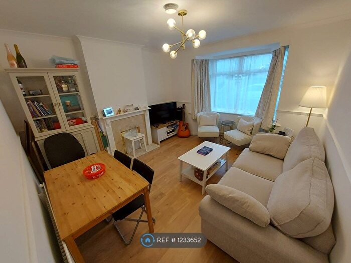 1 Bedroom Maisonette To Rent In Carr Road, Northolt, UB5