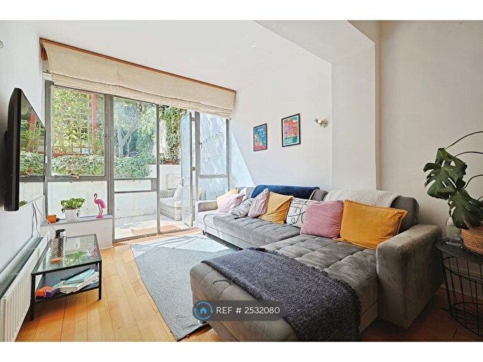 2 Bedroom Flat To Rent In Garden, London, W6