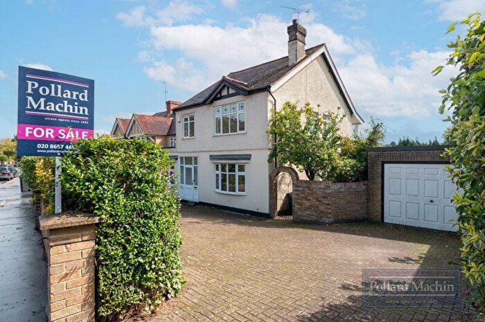 5 Bedroom Detached House For Sale In Addington Road, Selsdon, CR2