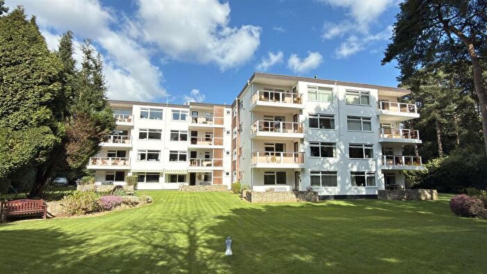 3 Bedroom Apartment For Sale In Martello Road South, Canford Cliffs, BH13