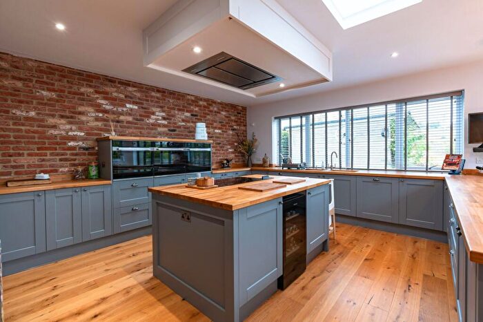 4 Bedroom Detached House For Sale In Cuddesdon Road, Horspath, OX33