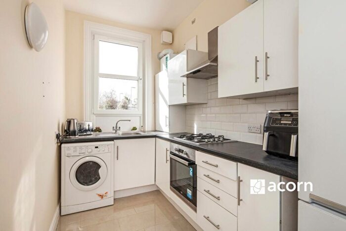 1 Bedroom Flat To Rent In High Street Penge, SE20