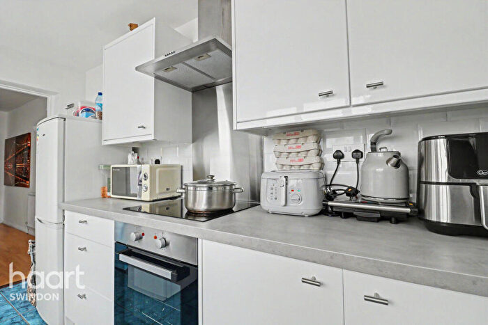 2 Bedroom Terraced House For Sale In Stanley Street, Swindon, SN1