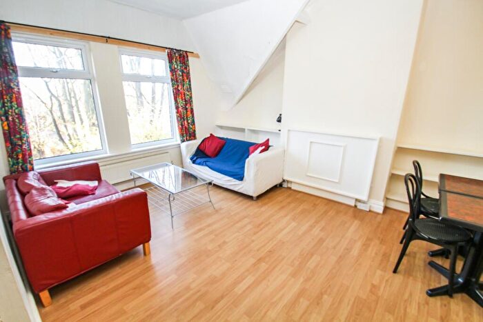 1 Bedroom Apartment To Rent In North Grange Road, Headingley, Leeds, LS6