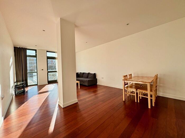 2 Bedroom Flat To Rent In Pentonville Road, Angel, N1