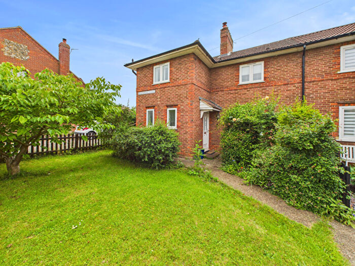 3 Bedroom Semi-Detached House For Sale In Blenheim Close, Thame Road, Longwick, Princes Risborough, Buckinghamshire, HP27