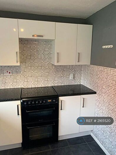 2 Bedroom Flat To Rent In Chelwood Close, Chippenham, SN14