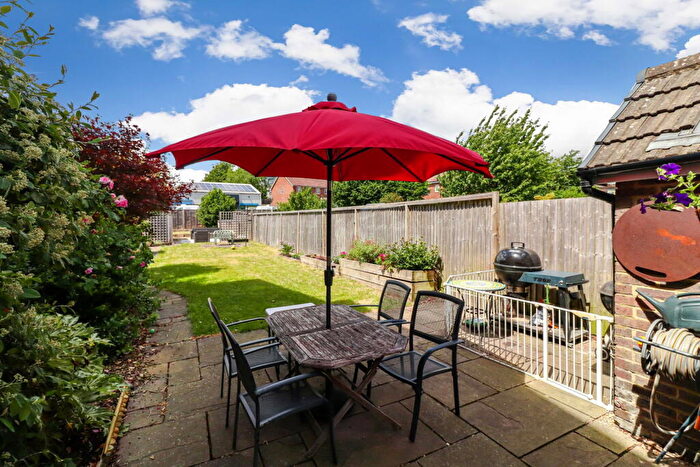 3 Bedroom End Of Terrace House For Sale In Berkhampstead Road, Chesham, Buckinghamshire, HP5