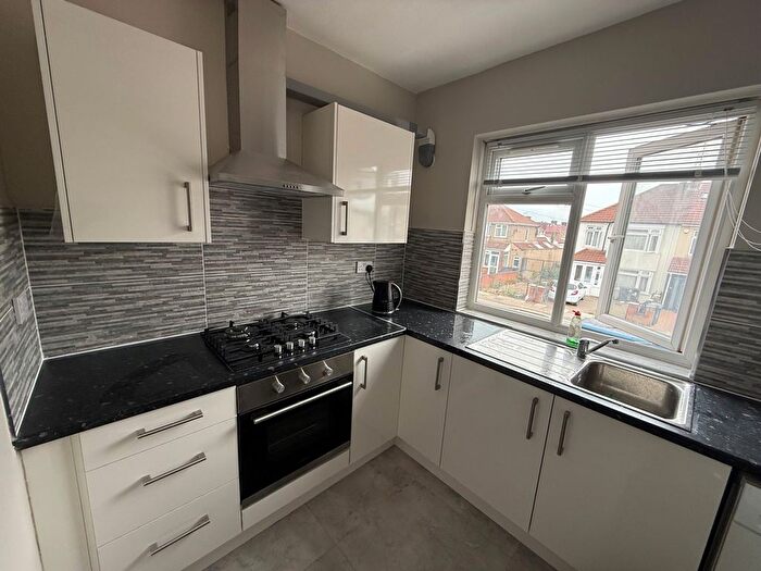 1 Bedroom Flat To Rent In Brent Road, Southall, Middlesex, UB2