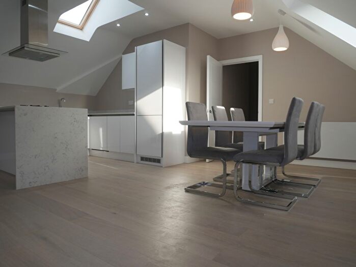 2 Bedroom Flat To Rent In Swakeleys Road, Uxbridge, UB10