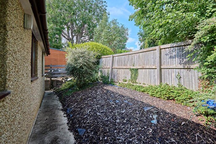 1 Bedroom Detached Bungalow For Sale In Moor Avenue, Witney, OX28