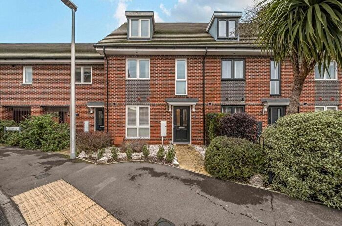 3 Bedroom Terraced House For Sale In Fullbrook Avenue, Spencers Wood, Reading, Berkshire, RG7