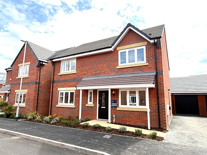 5 Bedroom Detached House For Sale In Spitfire Road, Tatenhill, DE13