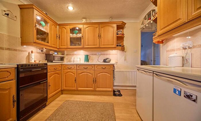 2 Bedroom Semi-Detached Bungalow For Sale In Greenwood Road, Stoke Golding, CV13