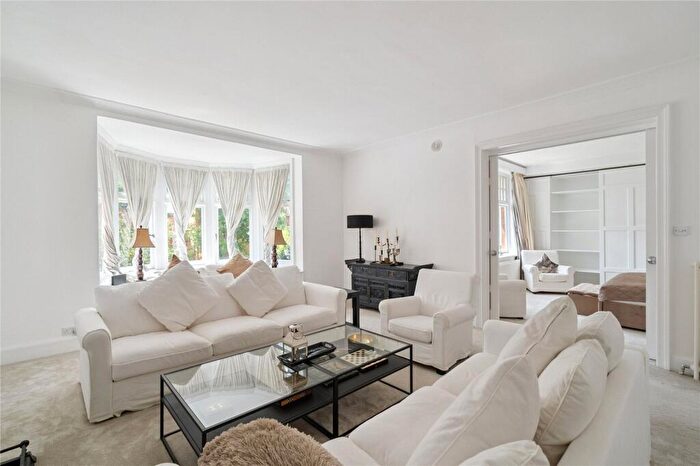 4 Bedroom Apartment To Rent In Bracknell Gardens, London, NW3