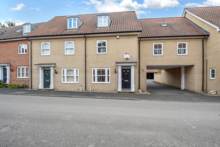 4 Bedroom Terraced House For Sale In Abbots Gate, Bury St. Edmunds, IP33
