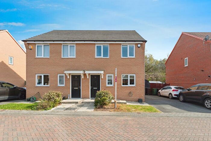 3 Bedroom Semi-Detached House For Sale In Stope Avenue, Kinsley, Pontefract, WF9