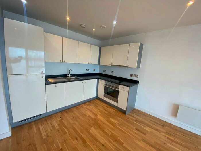 2 Bedroom Apartment To Rent In Alexandra Tower, L3