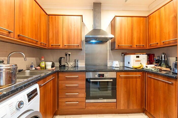 1 Bedroom Flat For Sale In Denning Road, London, NW3