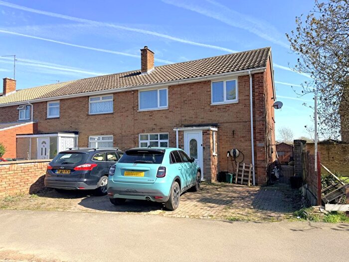 4 Bedroom Semi Detached House For Sale In Beanfield Avenue, Corby, NN18