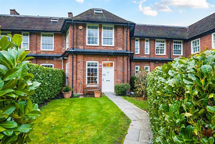 4 Bedroom Terraced House For Sale In The Park, Carshalton, SM5