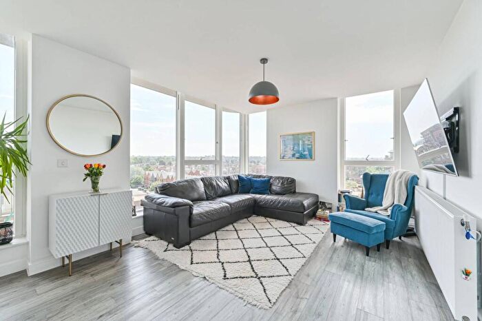 3 Bedroom Flat For Sale In Ottley Drive, Kidbrooke, London, SE3