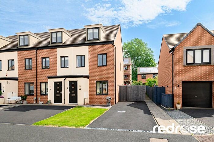 3 Bedroom Town House For Sale In Lincoln Drive, Buckshaw Village, Chorley, PR7