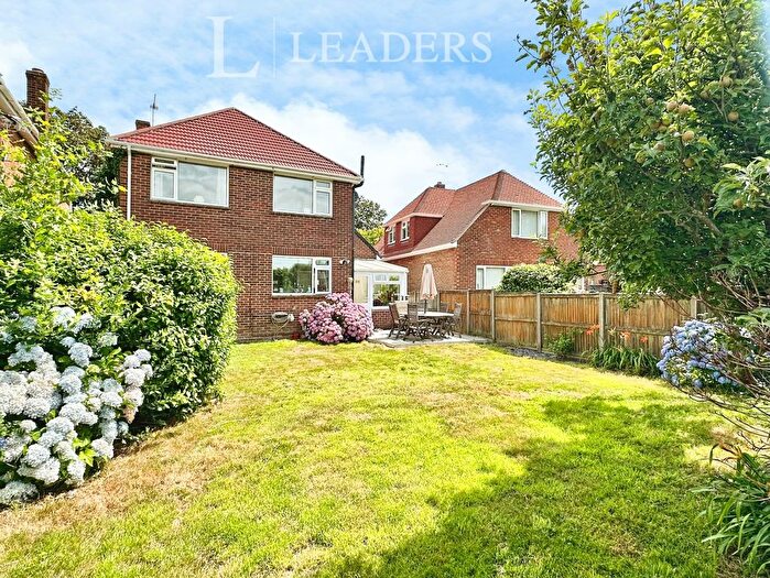 3 Bedroom Detached House For Sale In Ferndale, Waterlooville, Hampshire, PO7