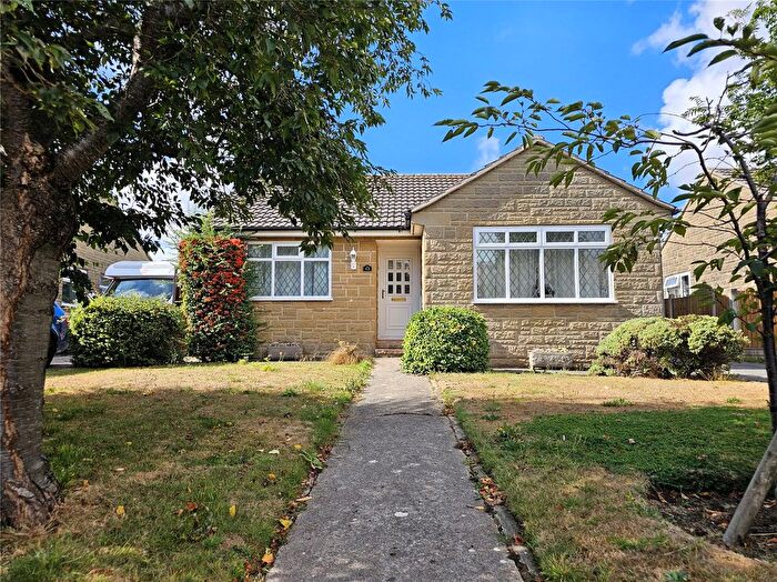 2 Bedroom Bungalow For Sale In Beaufort Gardens, South Petherton, Somerset, TA13
