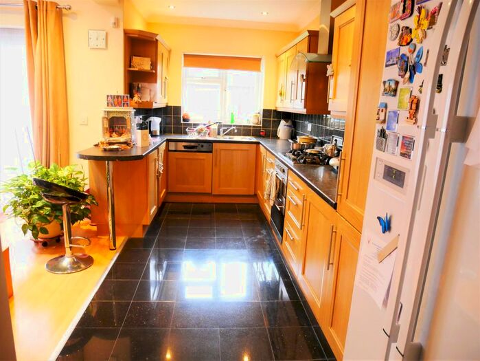 3 Bedroom Semi-Detached House To Rent In Bedfont Lane, Feltham TW14