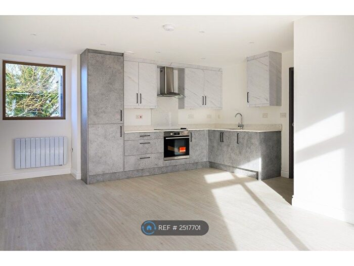 1 Bedroom Flat To Rent In Bed, Hounslow, TW4