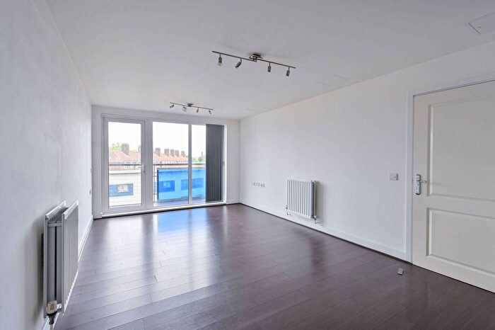 2 Bedroom Flat To Rent In Tarves Way, Greenwich, London, SE10