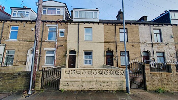 4 Bedroom Terraced House To Rent In St. Margarets Road, Bradford, BD7