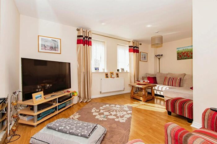 3 Bedroom Town House For Sale In Greenacre Way, Shaftesbury, SP7
