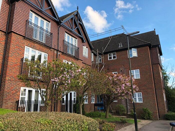 2 Bedroom Flat To Rent In Pound Hill, Crawley, RH10