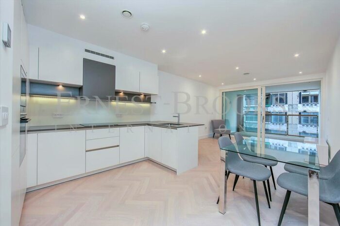 2 Bedroom Apartment To Rent In Caledonian Road, London Square, Holloway, N7