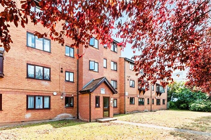 1 Bedroom Flat To Rent In Grinstead Road, London, SE8