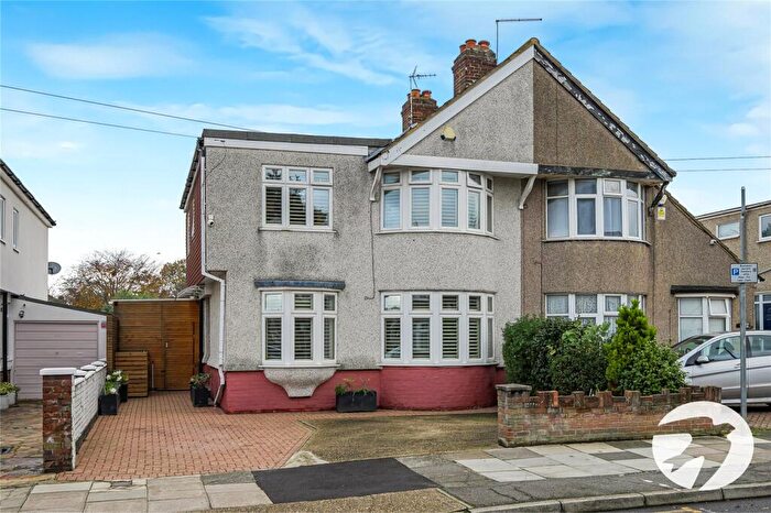 5 Bedroom Semi Detached House For Sale In Northumberland Avenue, South Welling, Kent, DA16