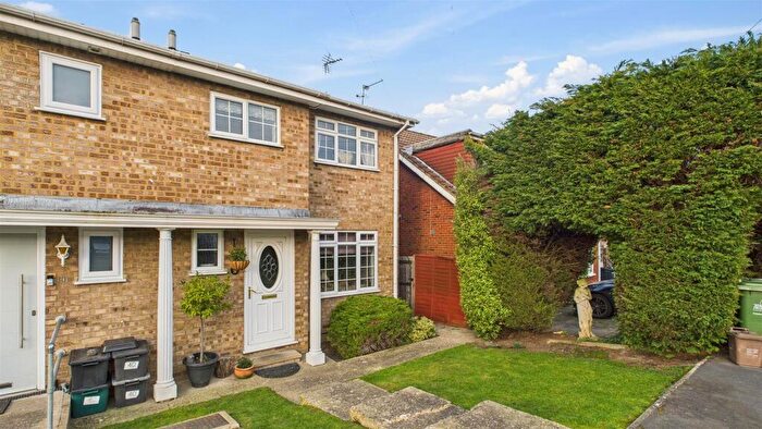 3 Bedroom End Of Terrace House For Sale In Grovedale Close, Cheshunt, EN7
