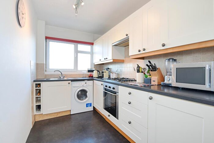 1 Bedroom Flat To Rent In Surbiton, Surrey, KT6