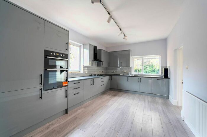 5 Bedroom Detached House To Rent In Mount Pleasant Road, Willesden Green, London, NW10